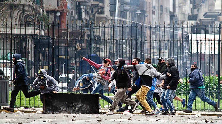Protesters clash with security forces in Buenos Aires as the city hosts the G20