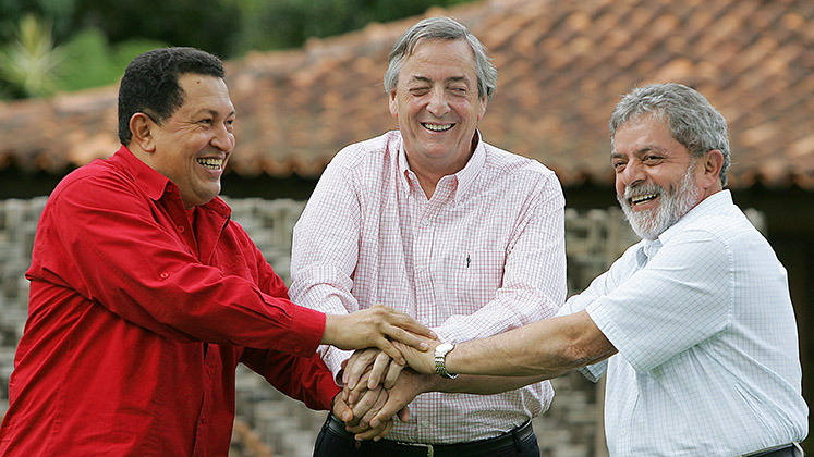Presidents Chávez (Venezuela), Kirchner (Argentina), and Lula da Silva (Brazil) during a meeting at Granja do Torto, Brazil, in 2006