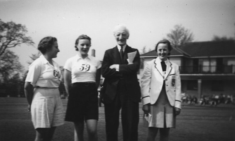 Beveridge and students at Malden sports day, c1930. IMAGELIBRARY/183. LSE