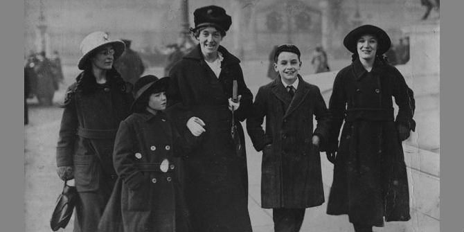 Janet Beveridge and children, 1918. IMAGELIBRARY/809. LSE