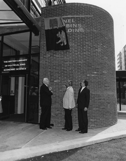 Naming of the Lionel Robbins Building, 27 July 1978. Left to right: Lord Robbins, Sir Huw Wheldon, Professor Dahrendorf. IMAGELIBRARY/383. LSE