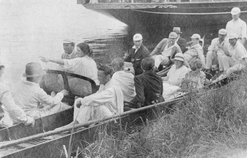 LSE students at Marlow Regatta, 1923. IMAGELIBRARY/1314. LSE