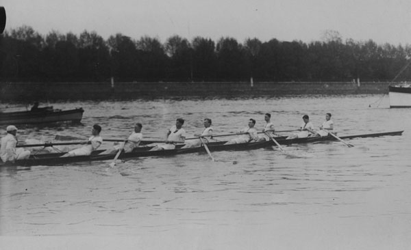 Rowing club c1930s. IMAGELIBRARY/895. LSE