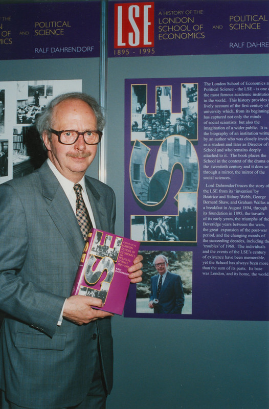 Lord Dahrendorf, 1995 at the pre-publication launch of his book "LSE: A History of The London School of Economics and Political Science 1895-1995". IMAGELIBRARY/513. LSE