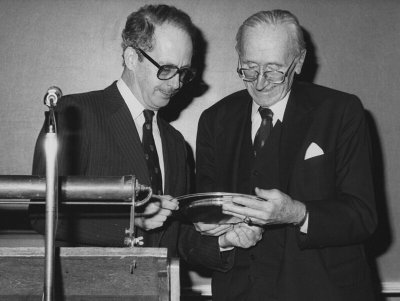 Professor Dahrendorf presenting Professor Hayek with a Commemorative Plate, at the lecture "The Flow of Goods and Services" on the occasion of the golden jubilee of Professor Hayek's first lecture at LSE, 1981. IMAGELIBRARY/98. LSE