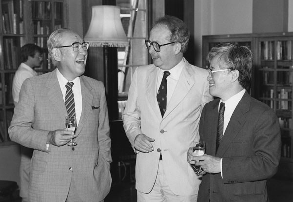 Ceremony in Founders Room, July 1984, for additional donation from Suntory Toyota. ICERD renamed STICERD to include company name. Left to right: Mr Keizo Saji (President of Suntory) , Professor Dahrendorf, Professor Morishima (Founding Chairman, STICERD). IMAGELIBRARY/410. LSE